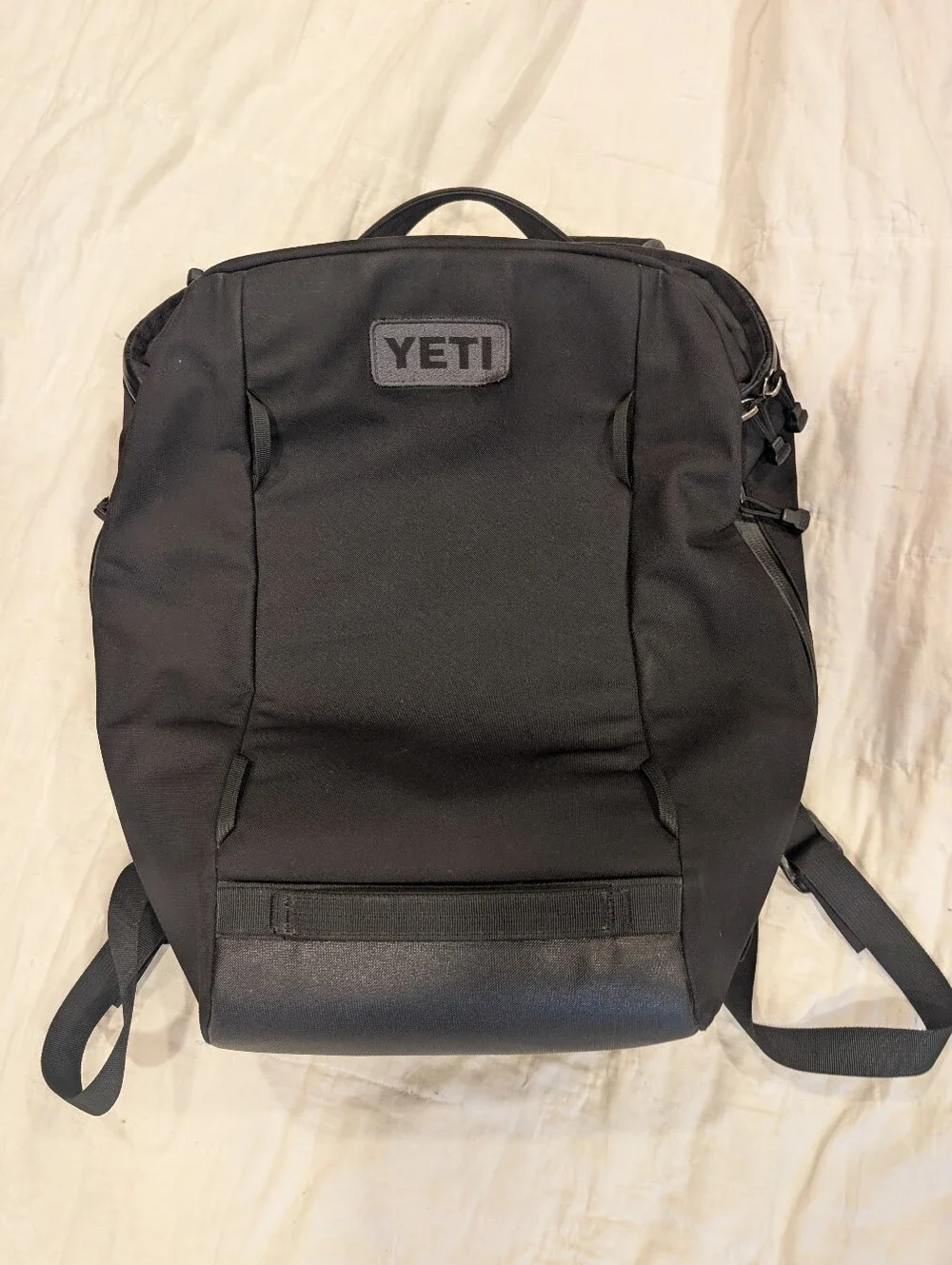 ​YETI Crossroads 22L Backpack Black Travel Laptop Bag Carry-on